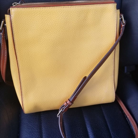 Dooney & Bourke triple zipper crossbody handbag. Yellow & Brown. - Picture 4 of 16
